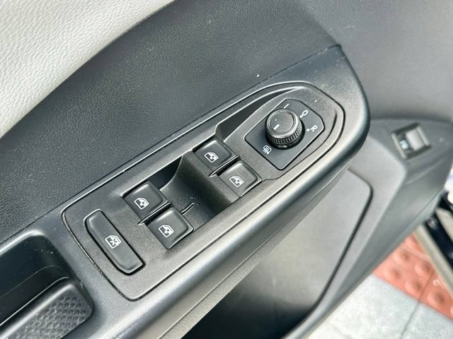 Certified 2022 Volkswagen Taos SE FWD image 11