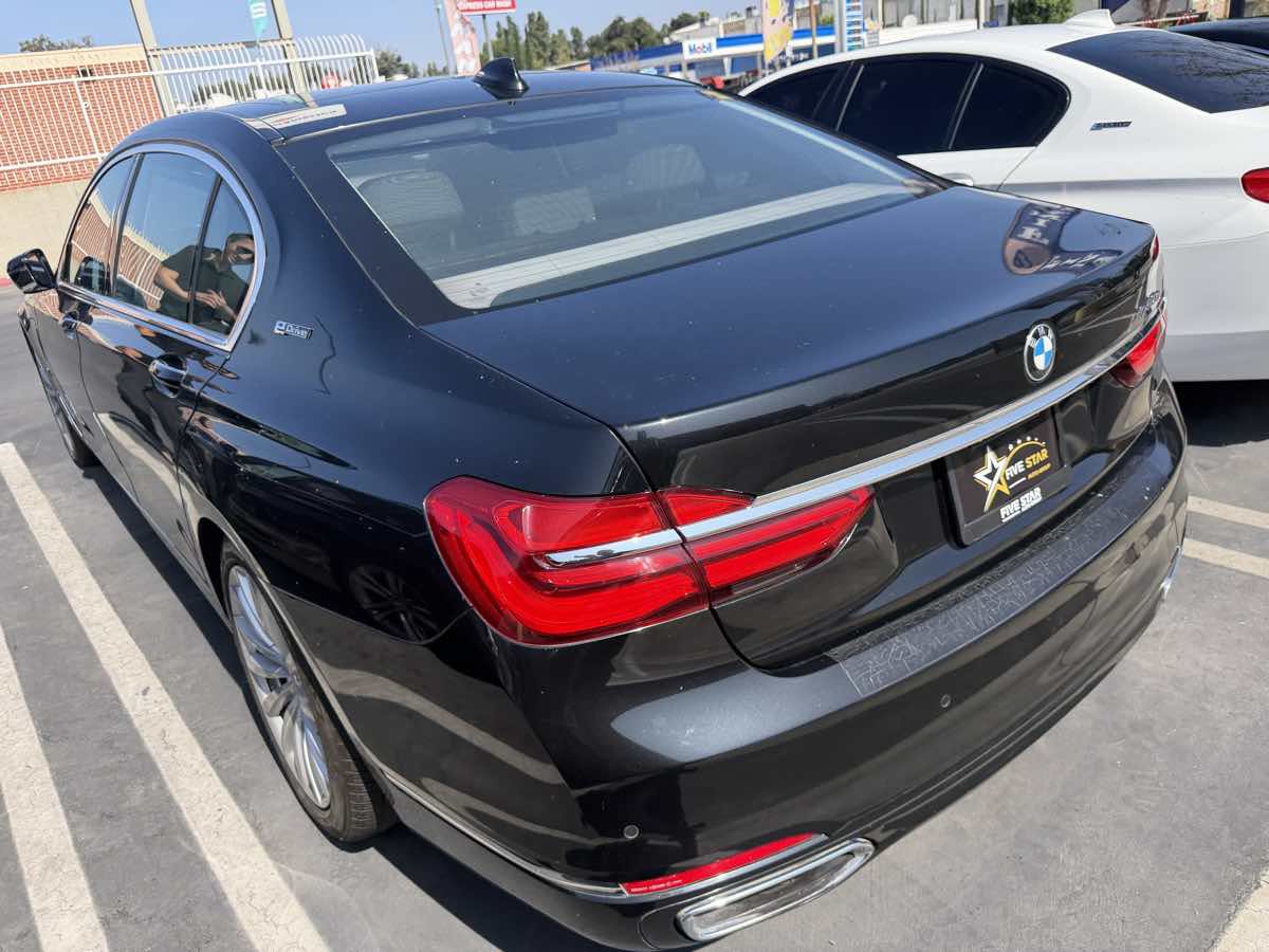 Used 2018 BMW 740e xDrive AWD/4WD image 6