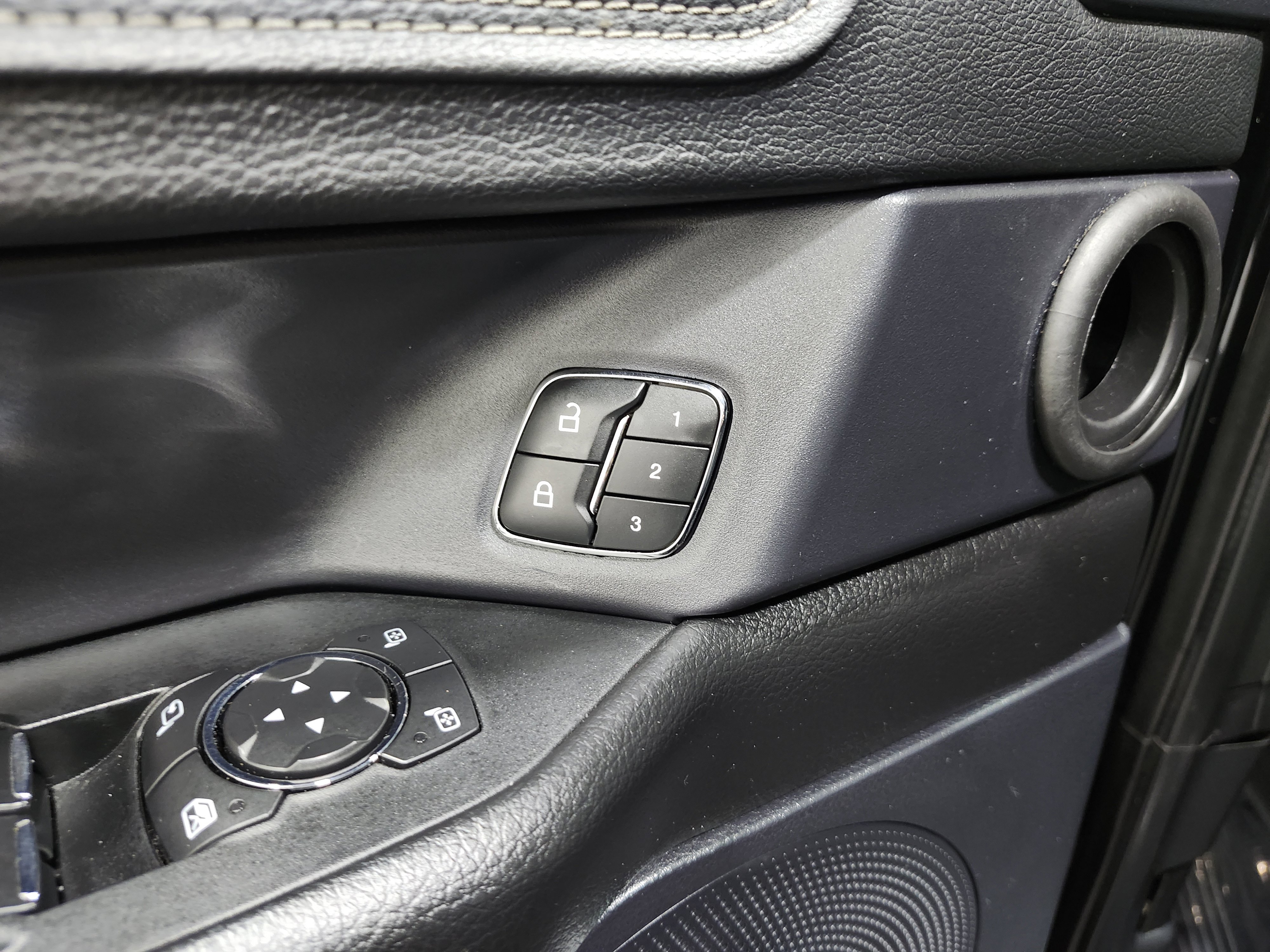 Used 2018 Ford Expedition Limited AWD/4WD image 29