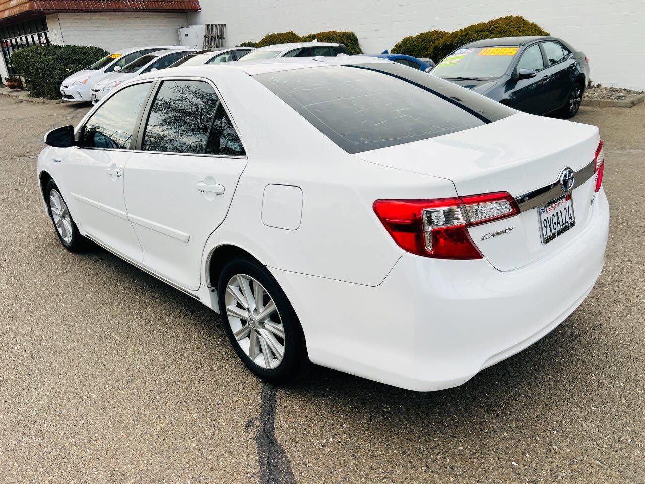 Used 2014 Toyota Camry XLE image 4