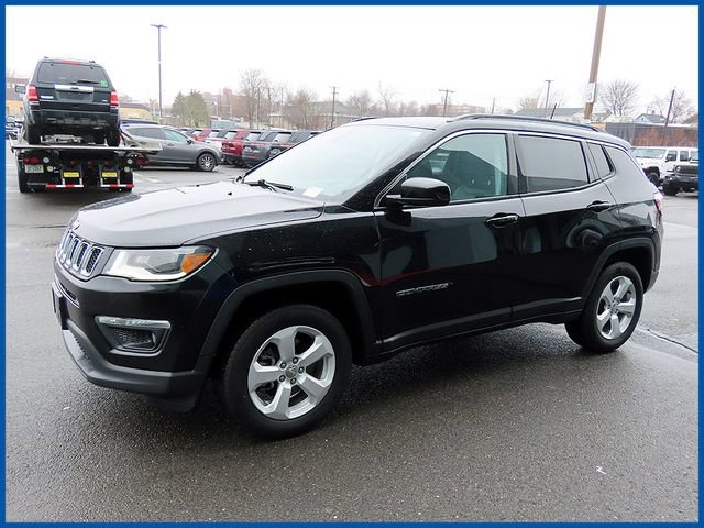 Certified 2019 Jeep Compass Latitude w/ Cold Weather Group image 3