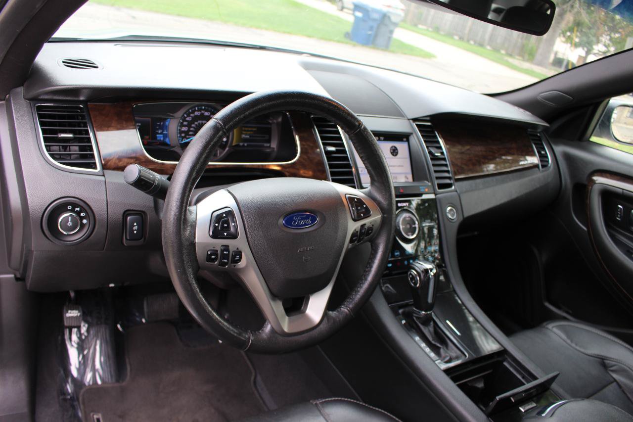 Used 2019 Ford Taurus Limited FWD image 17