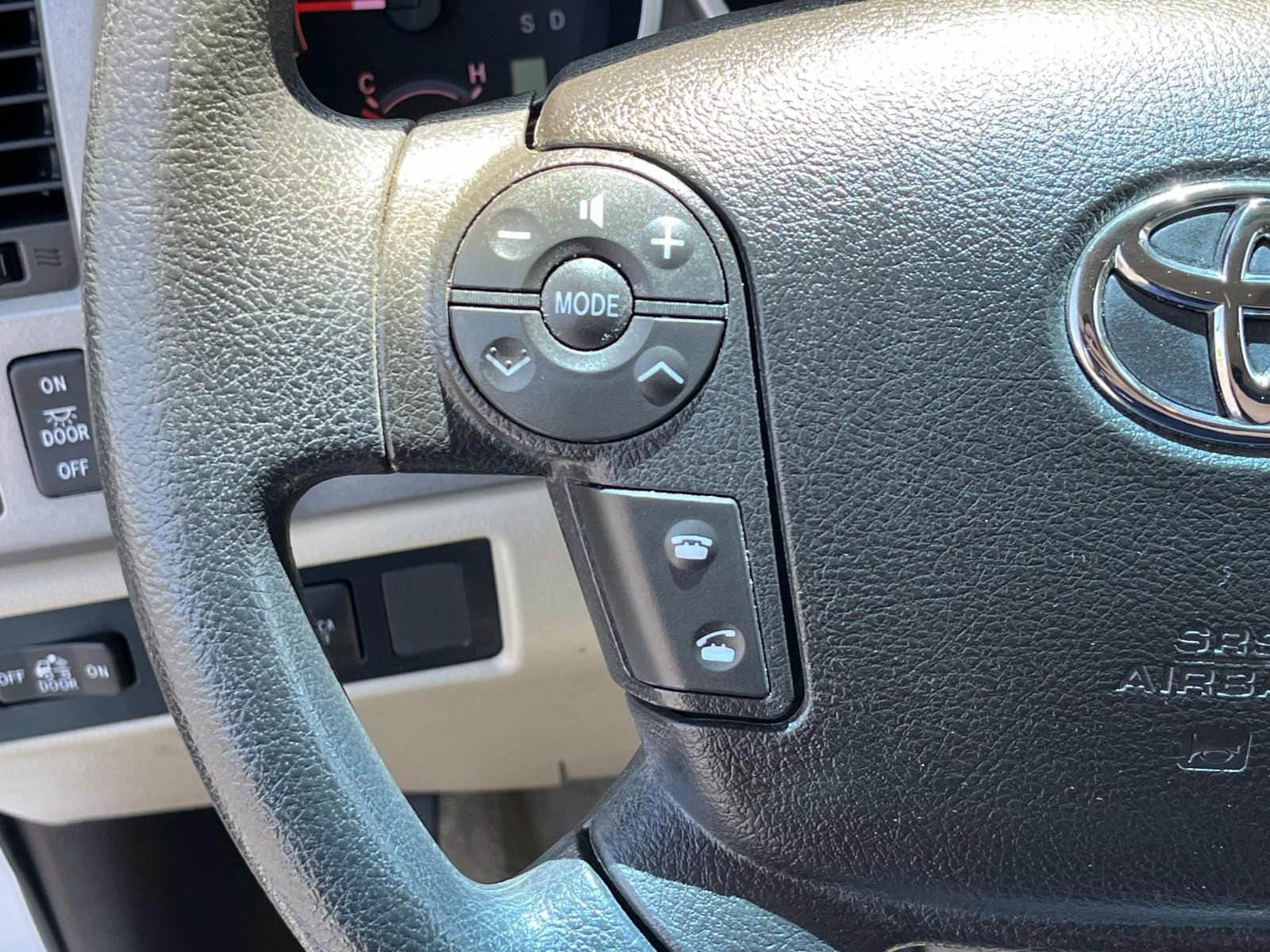 Used 2010 Toyota Tundra 4x4 Double Cab image 28
