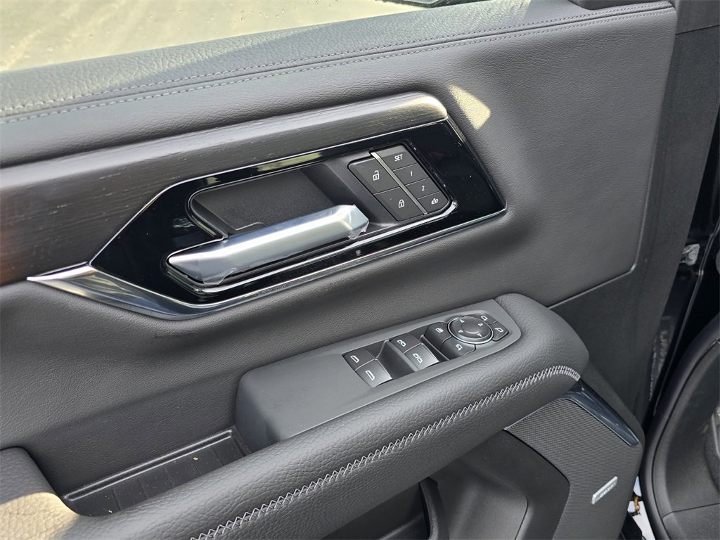 New 2026 GMC Yukon XL Denali image 12