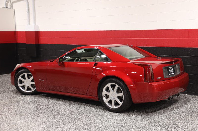 Used 2005 Cadillac XLR RWD image 24