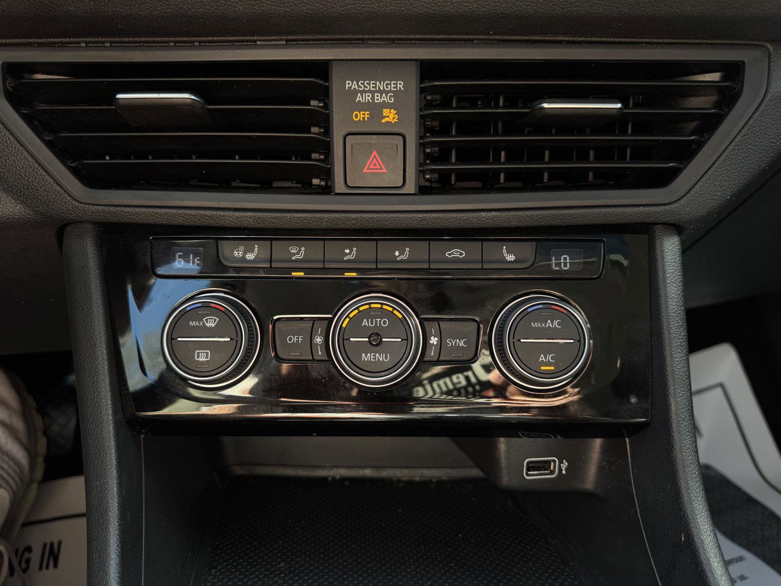 Used 2017 Volkswagen Passat 1.8T SEL Premium image 21