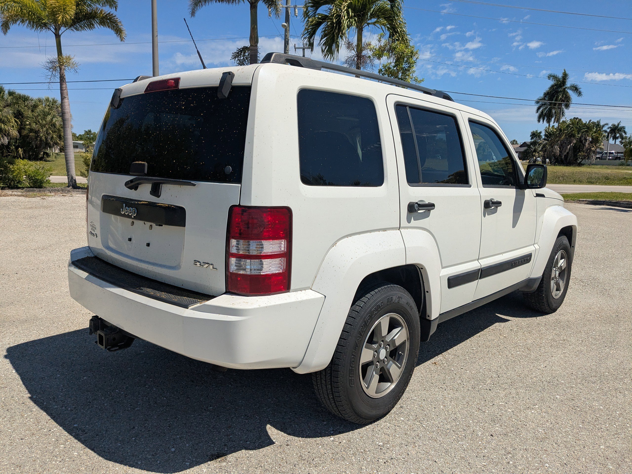Used 2008 Jeep Liberty Sport w/ Popular Equipment Group AWD/4WD image 4