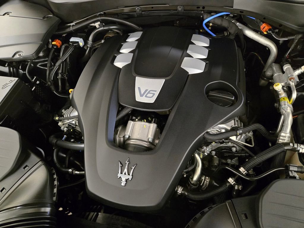 Certified 2024 Maserati Levante GT Ultima AWD/4WD image 30
