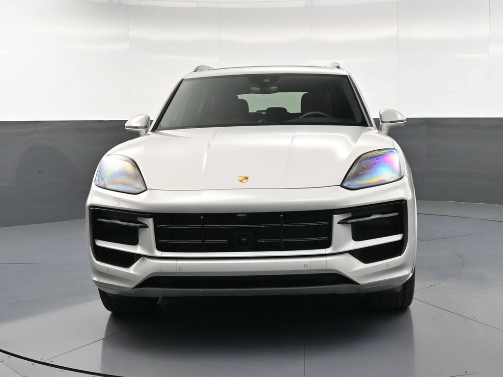Certified 2025 Porsche Cayenne GTS AWD/4WD image 11
