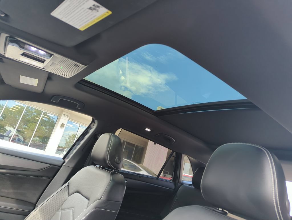 Used 2024 Volkswagen Atlas Cross Sport SE w/ Panoramic Sunroof Package FWD image 27