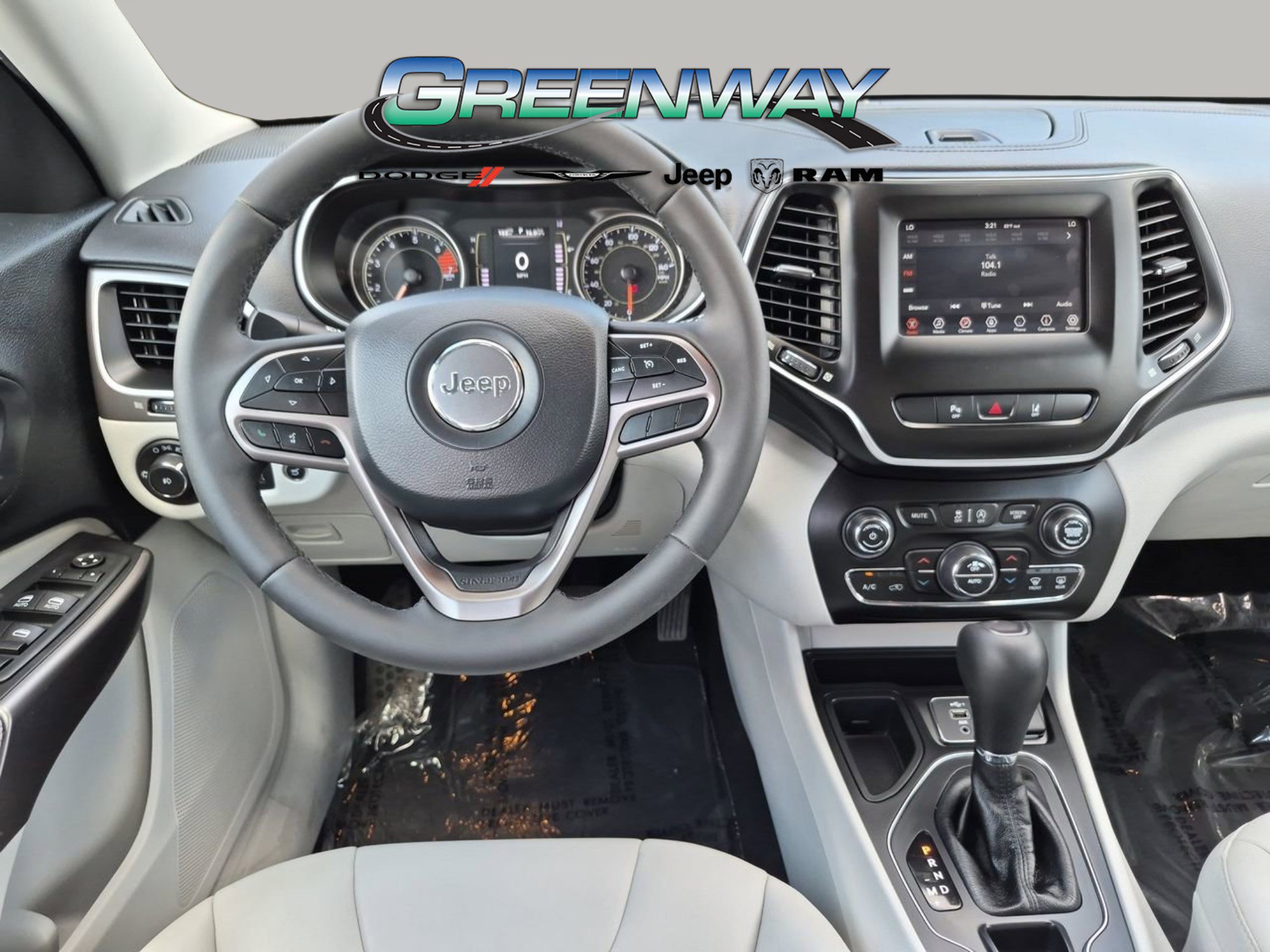 Used 2020 Jeep Cherokee Latitude Plus w/ Comfort/Convenience Group FWD image 22