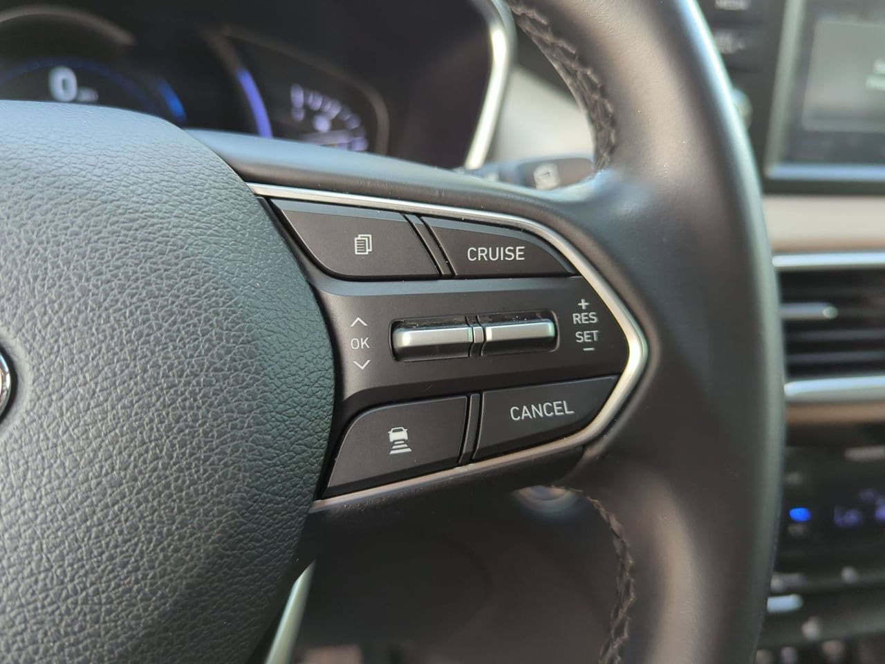Used 2020 Hyundai Santa Fe SEL w/ Cargo Package FWD image 12