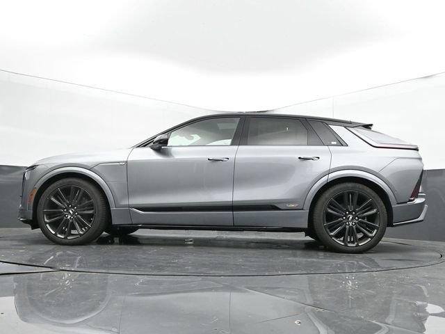 New 2026 Cadillac Lyriq V image 38