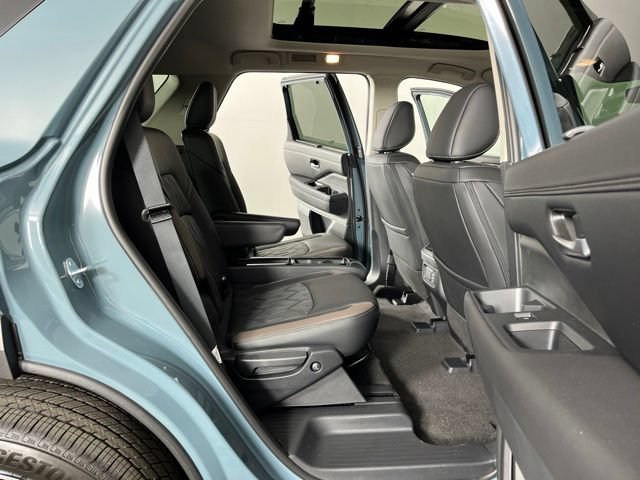 New 2026 Nissan Pathfinder Platinum FWD image 49