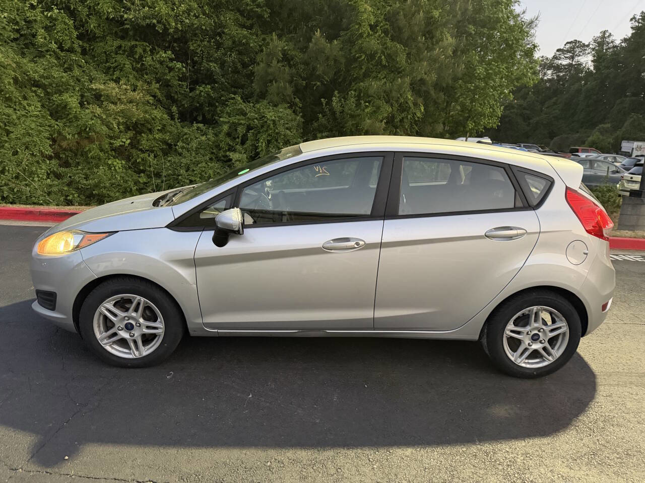 Used 2018 Ford Fiesta SE FWD image 3