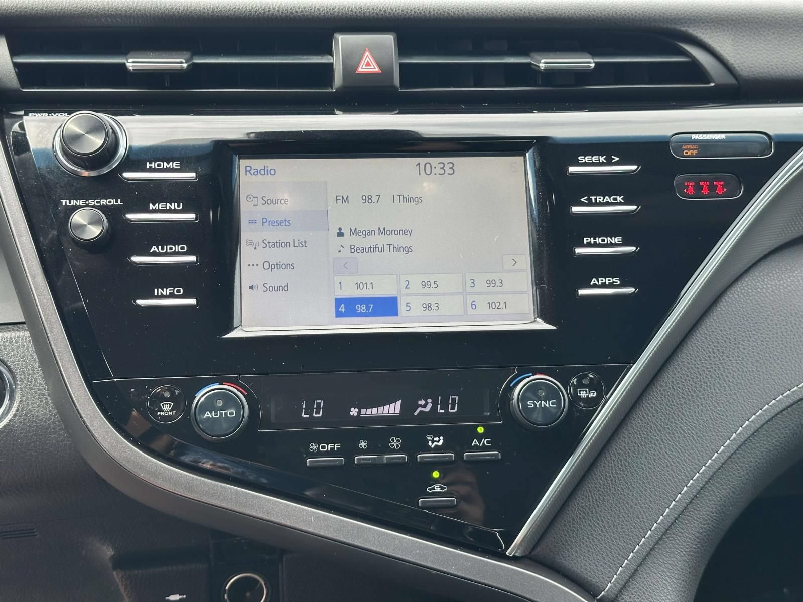 Used 2018 Toyota Camry XSE FWD image 10
