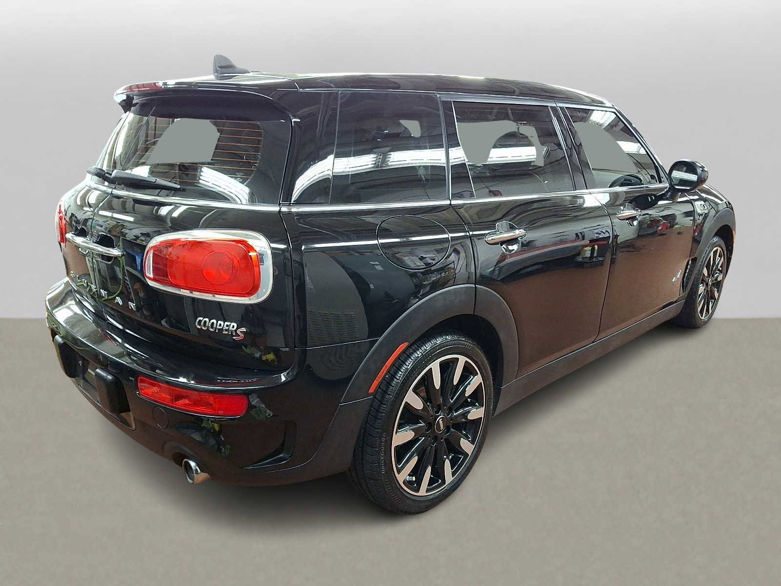 Used 2017 MINI Cooper Clubman S image 4