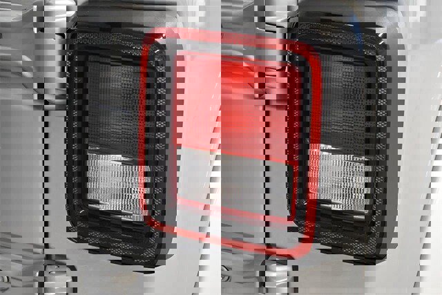 Used 2022 Jeep Wrangler Unlimited Sahara image 12