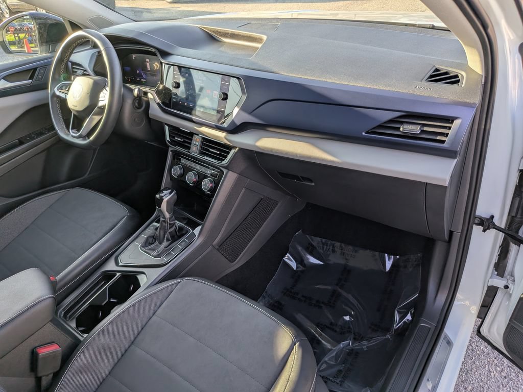 Certified 2023 Volkswagen Taos SE w/ Panoramic Sunroof Package FWD image 11