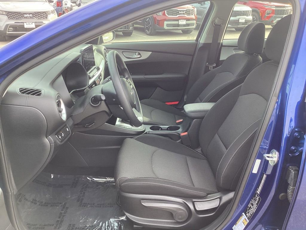 Used 2023 Kia Forte LXS w/ LXS Technology Package FWD image 12