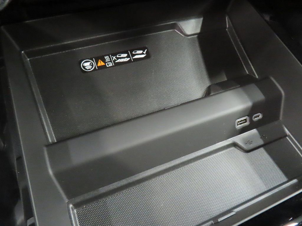 Used 2025 Chevrolet Suburban Premier image 61