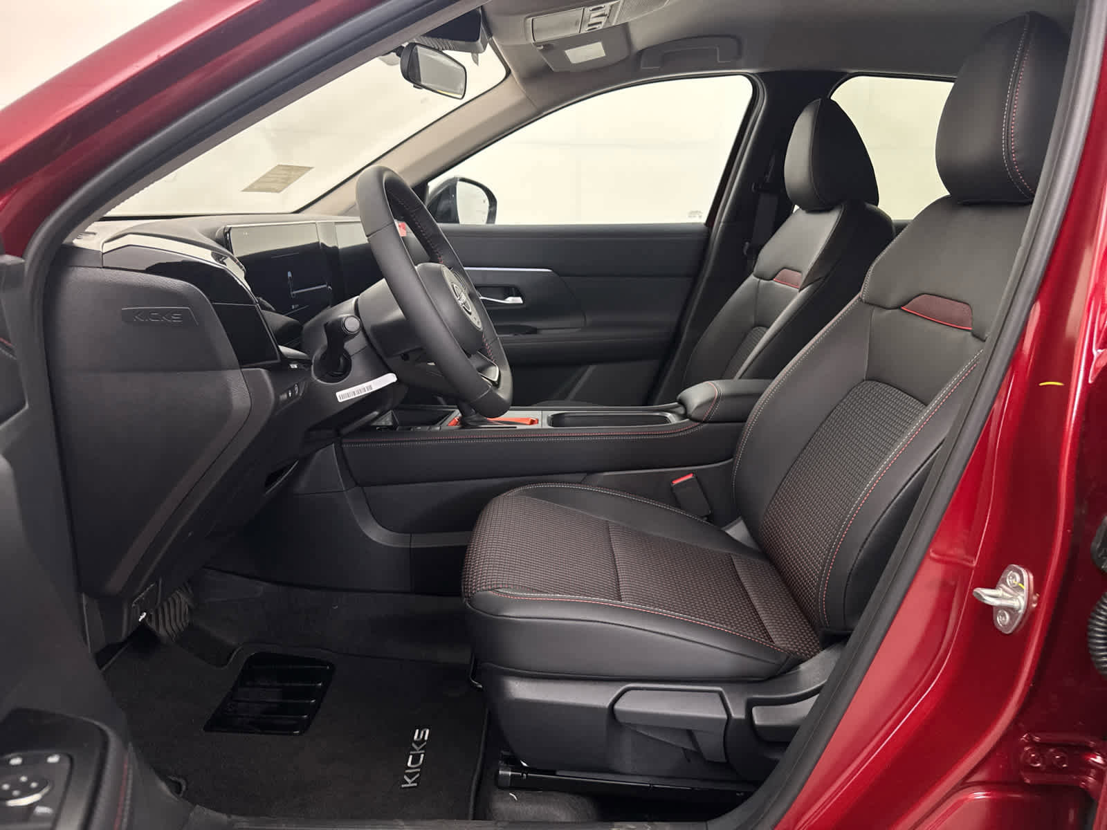 New 2026 Nissan Kicks SR image 10