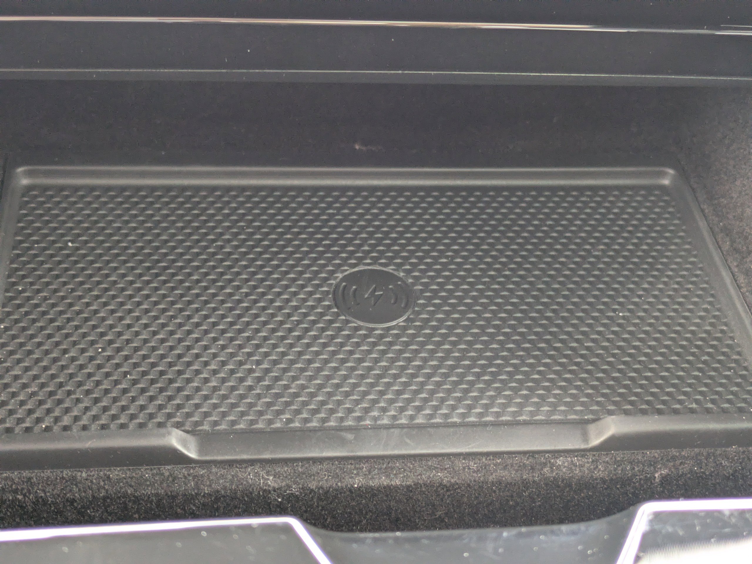 Used 2024 Land Rover Defender 110 SE image 27