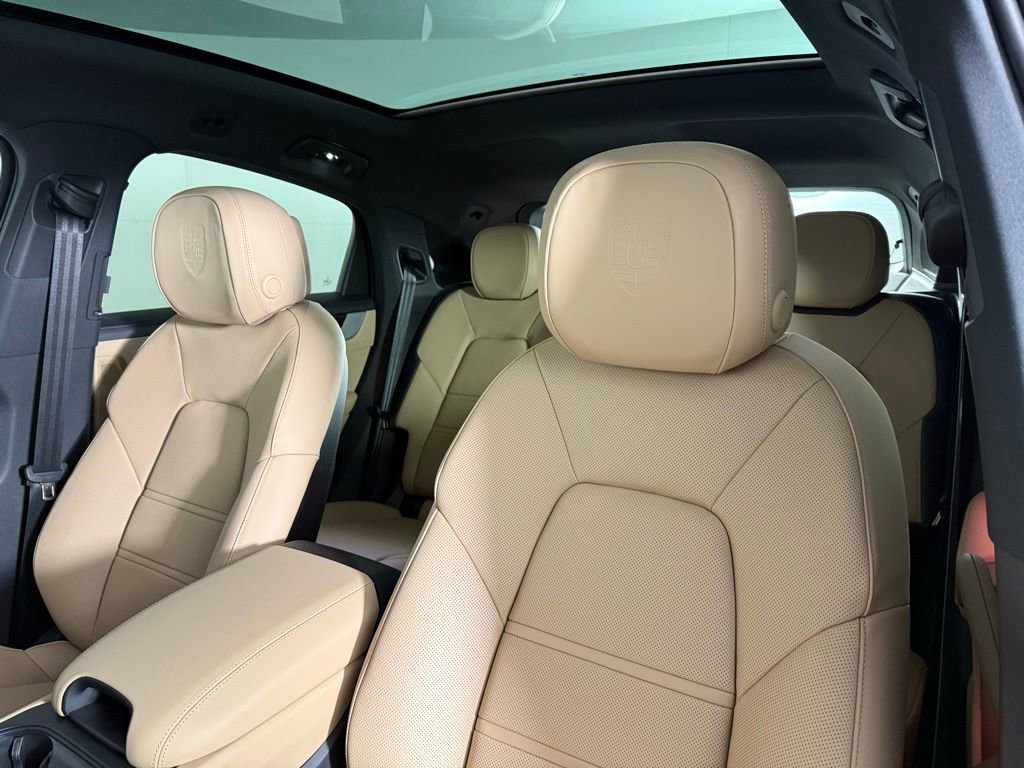New 2026 Porsche Cayenne Coupe image 5
