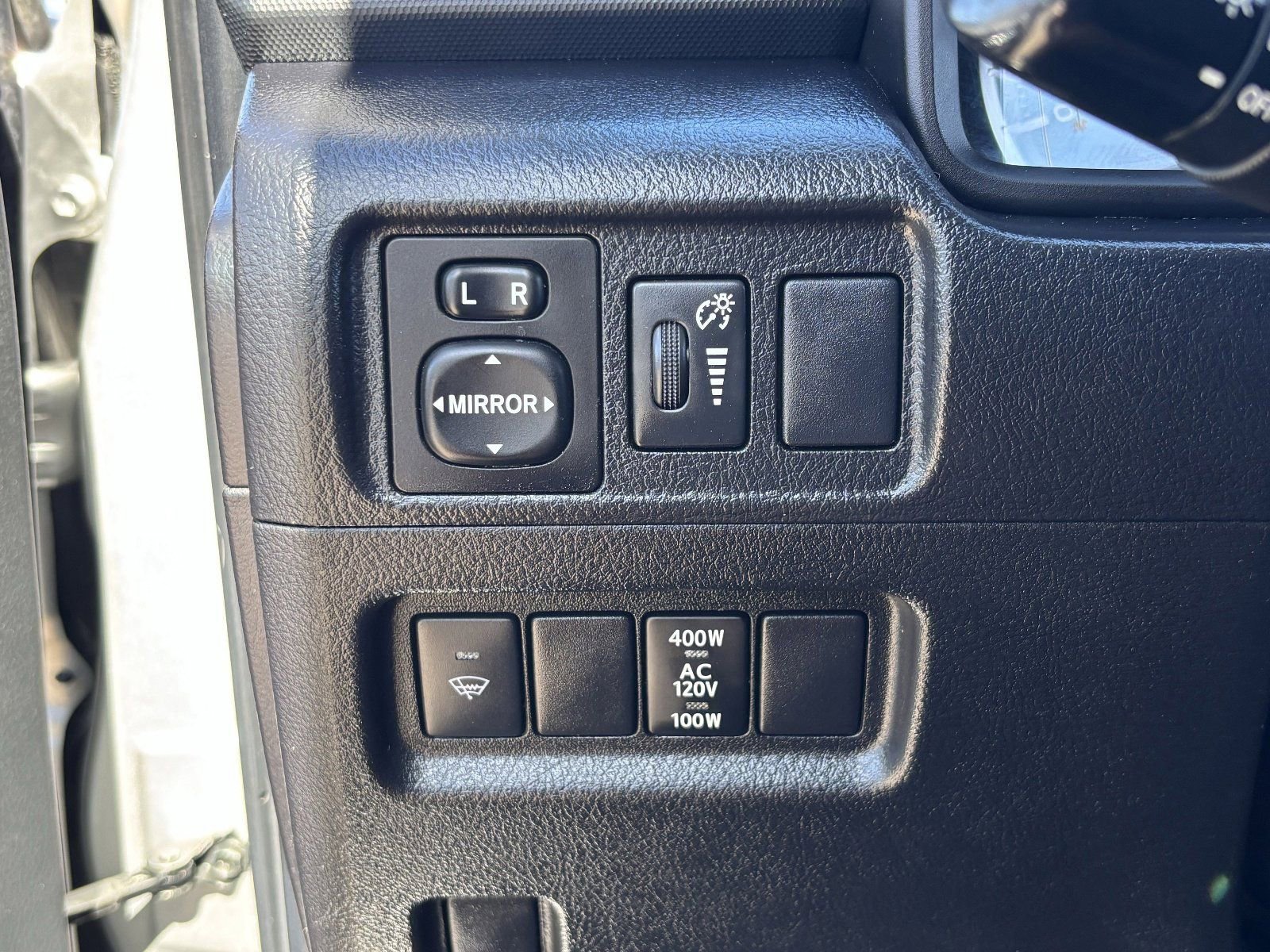 Used 2019 Toyota 4Runner SR5 AWD/4WD image 32