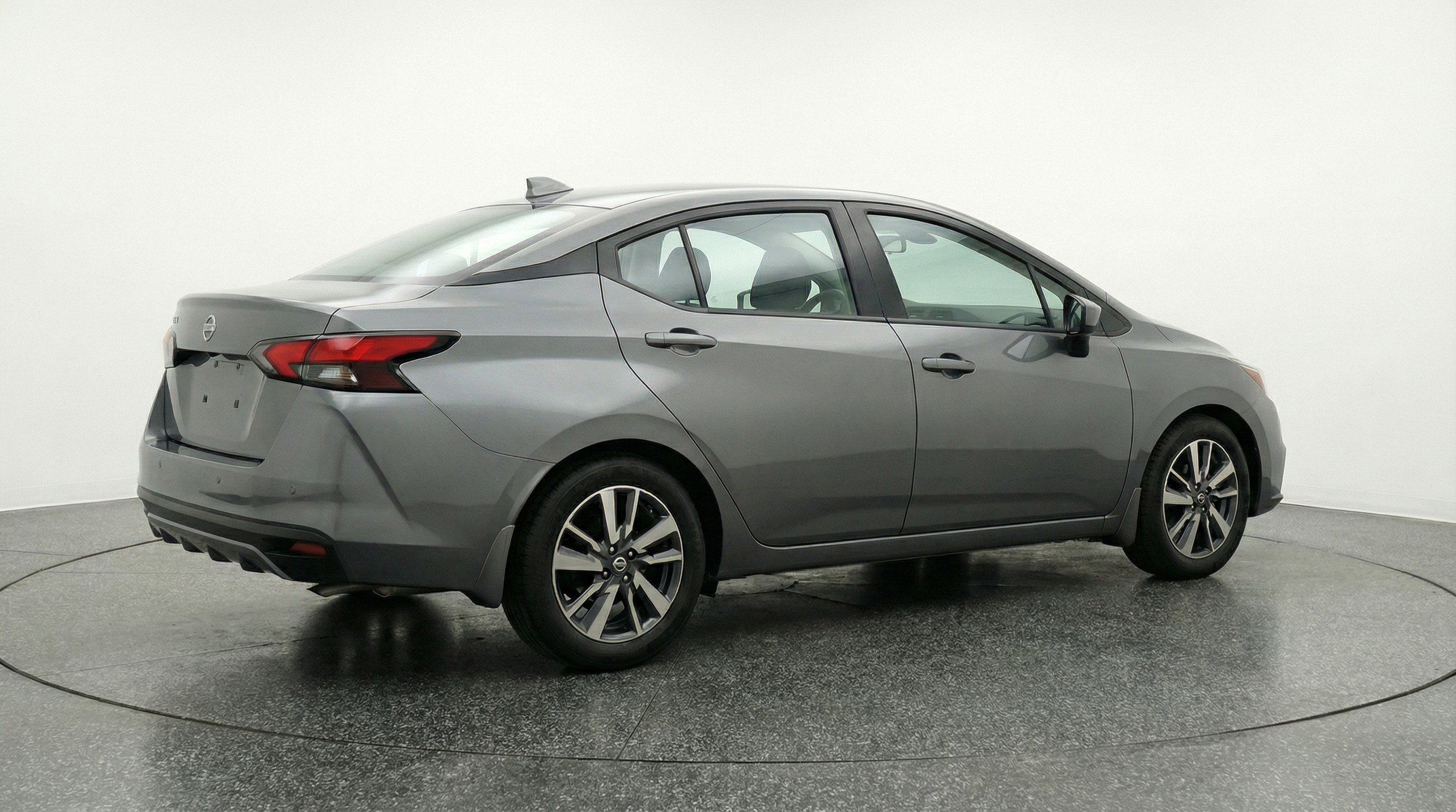 Used 2025 Nissan Versa SV image 9