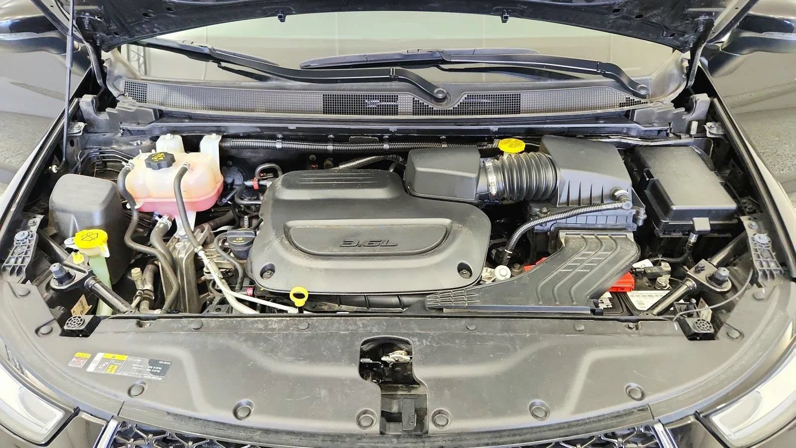 Used 2023 Chrysler Pacifica Touring-L FWD image 41
