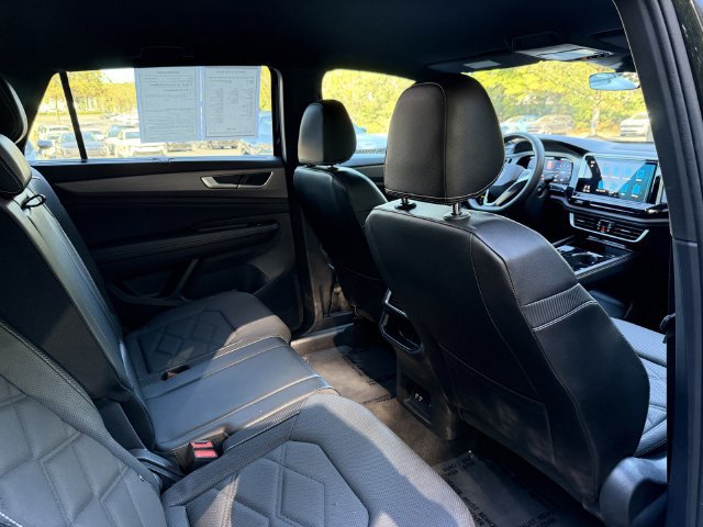 Used 2024 Volkswagen Atlas Cross Sport SE FWD image 31