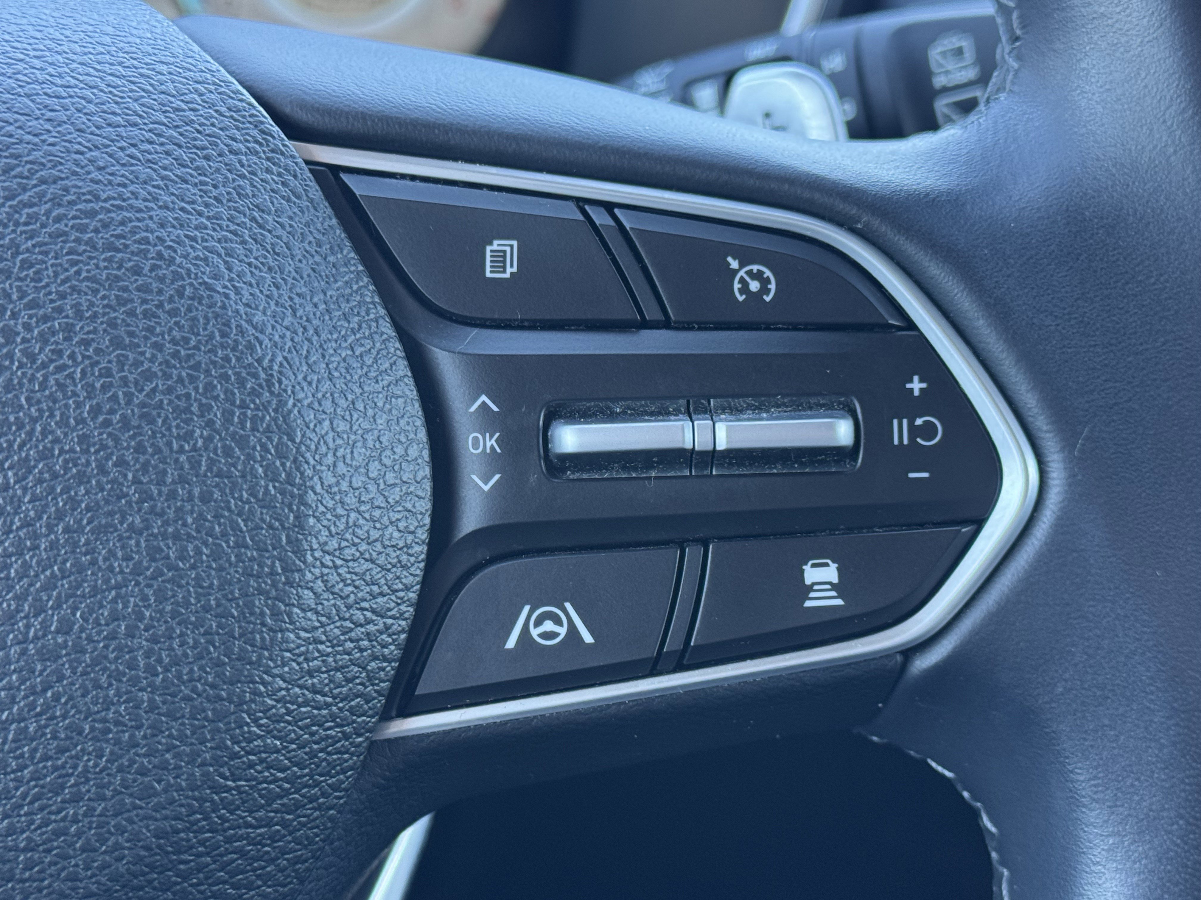 Used 2022 Hyundai Santa Fe SEL w/ Convenience + Premium Package image 17