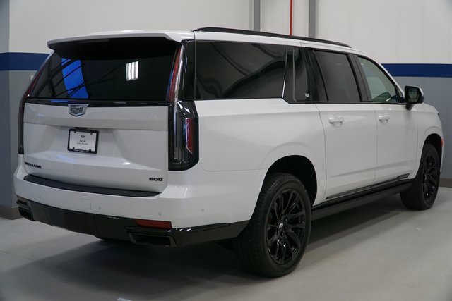 New 2024 Cadillac Escalade ESV Sport Platinum w/ LPO, ONYX Package image 6