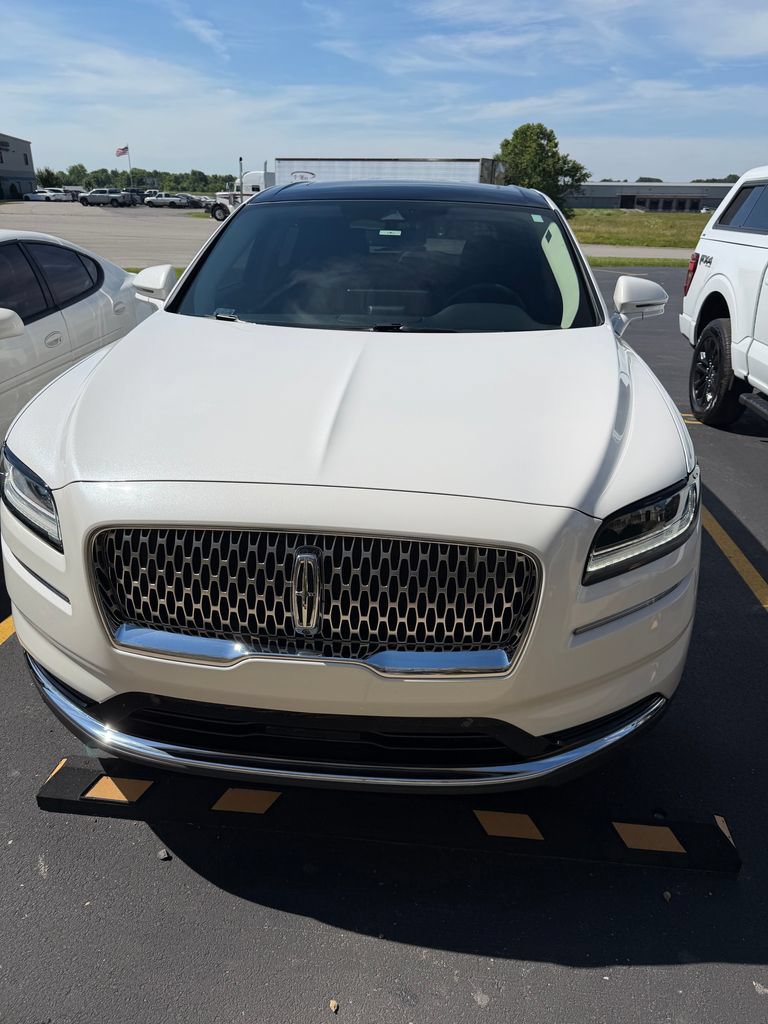 Used 2021 Lincoln Nautilus Reserve w/ Equipment Group 201A FWD image 9