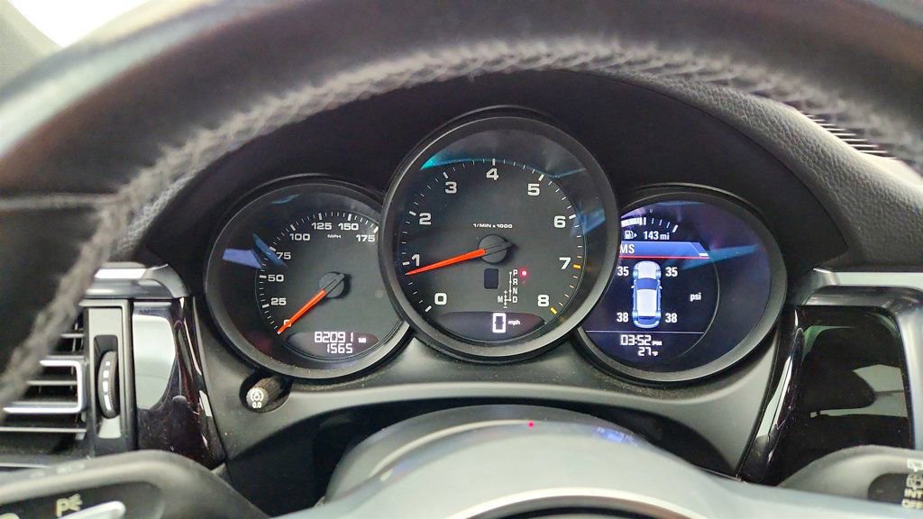 Used 2020 Porsche Macan AWD with Premium Package Plus image 15