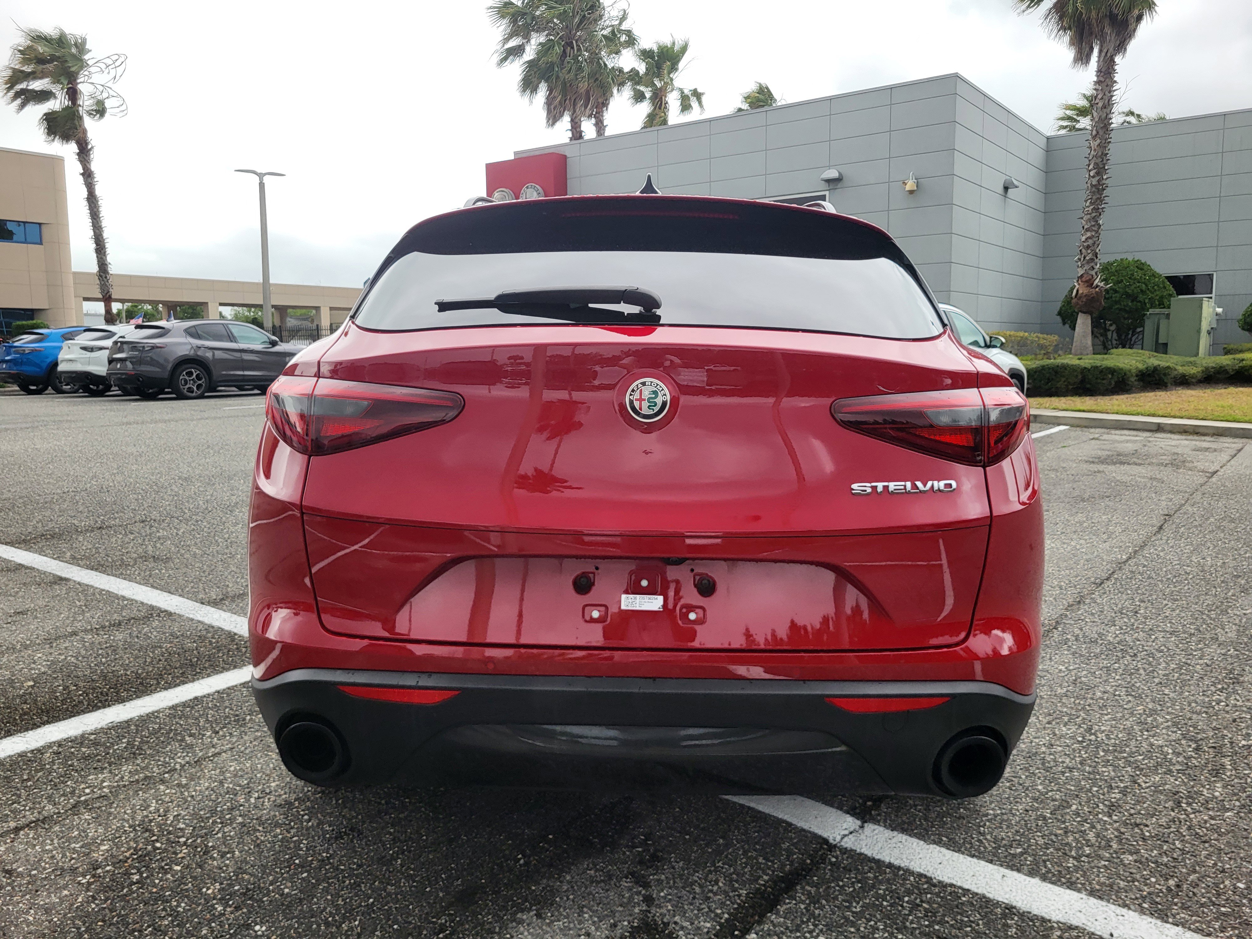 Used 2023 Alfa Romeo Stelvio Sprint image 5