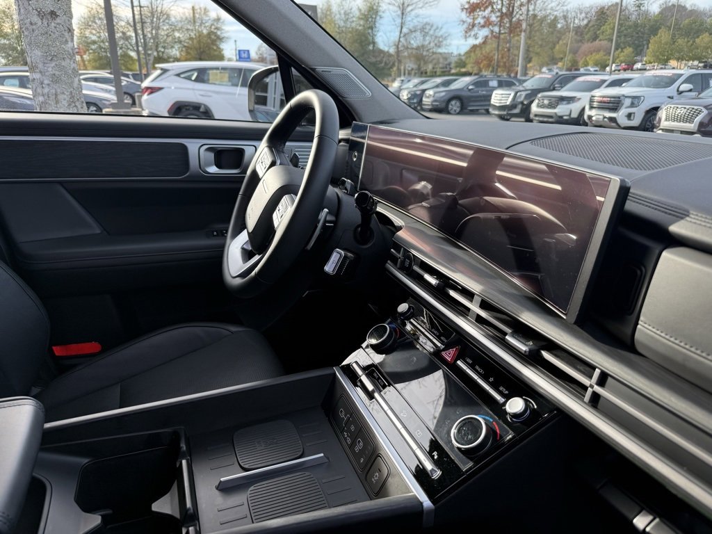 Used 2025 Hyundai Santa Fe Limited image 30