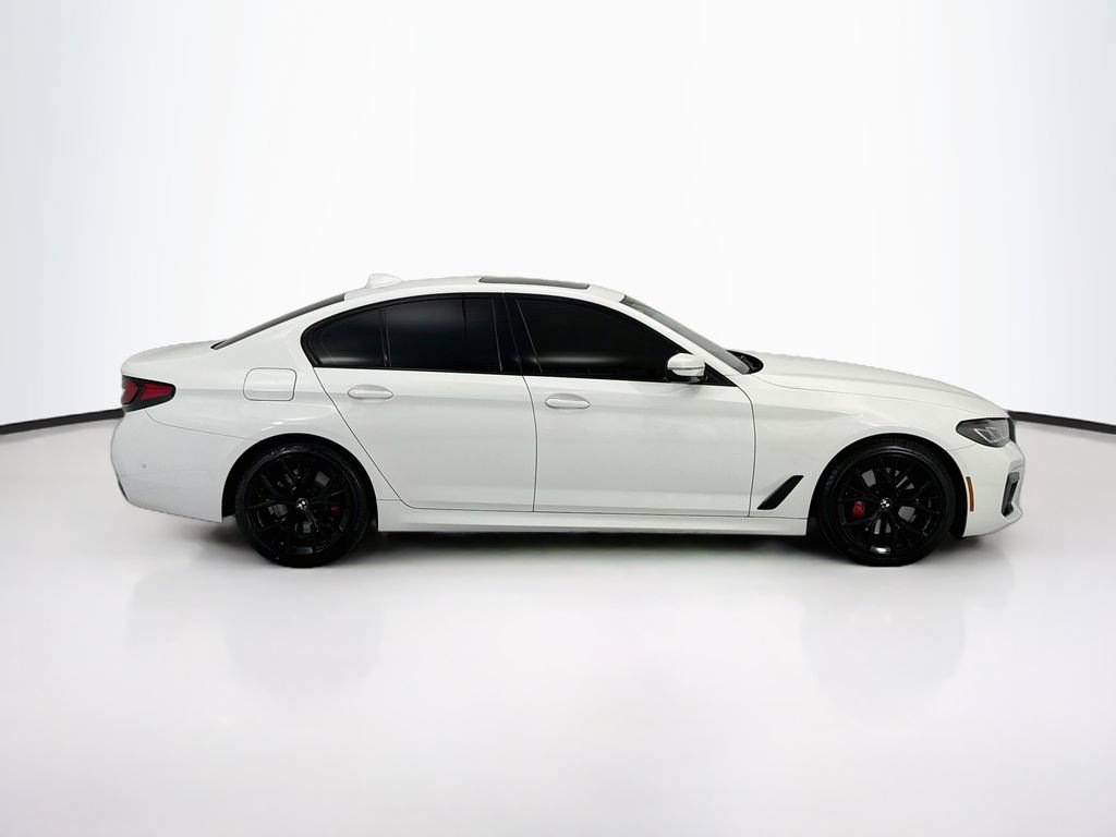 Used 2022 BMW 530i w/ M Sport Package RWD image 4