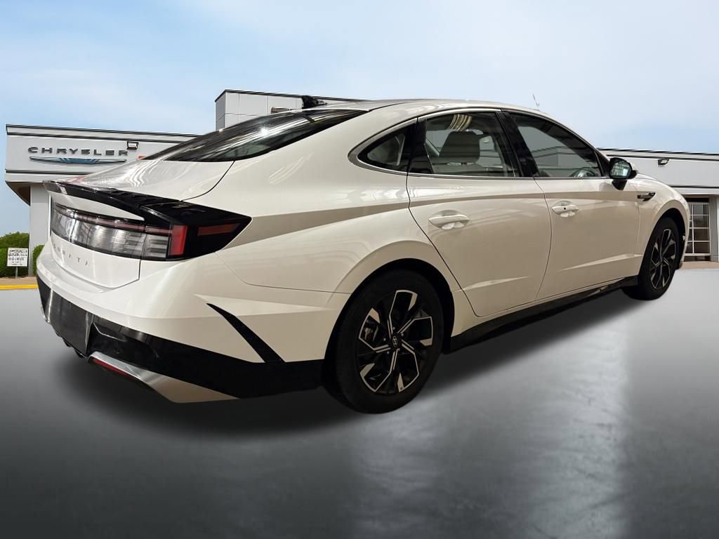 Used 2025 Hyundai Sonata SEL FWD image 5