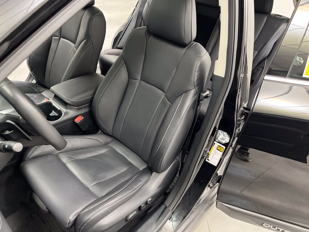 Used 2025 Subaru Outback Touring XT AWD/4WD image 11