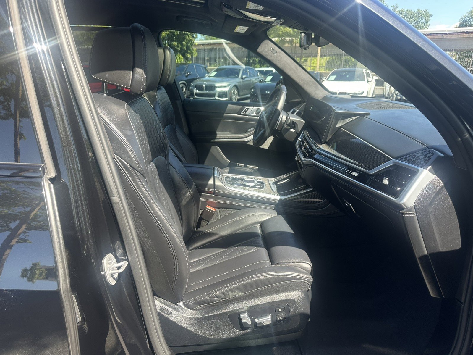 Used 2023 BMW X7 M60i w/ M Sport Professional Package image 21