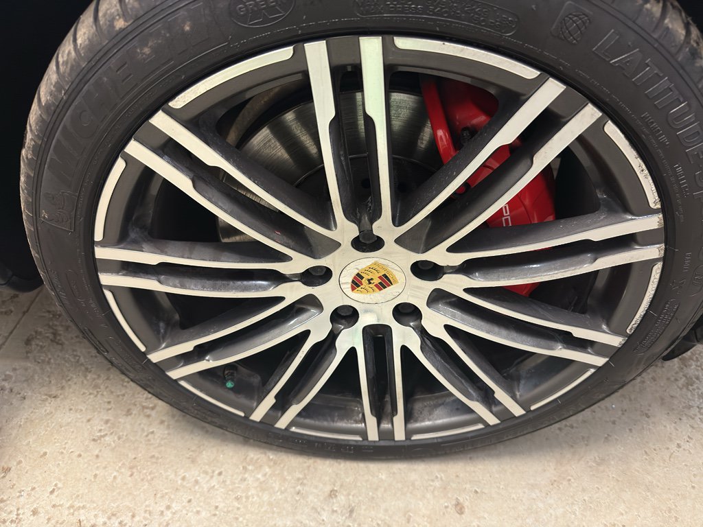 Used 2016 Porsche Cayenne Turbo AWD/4WD image 39