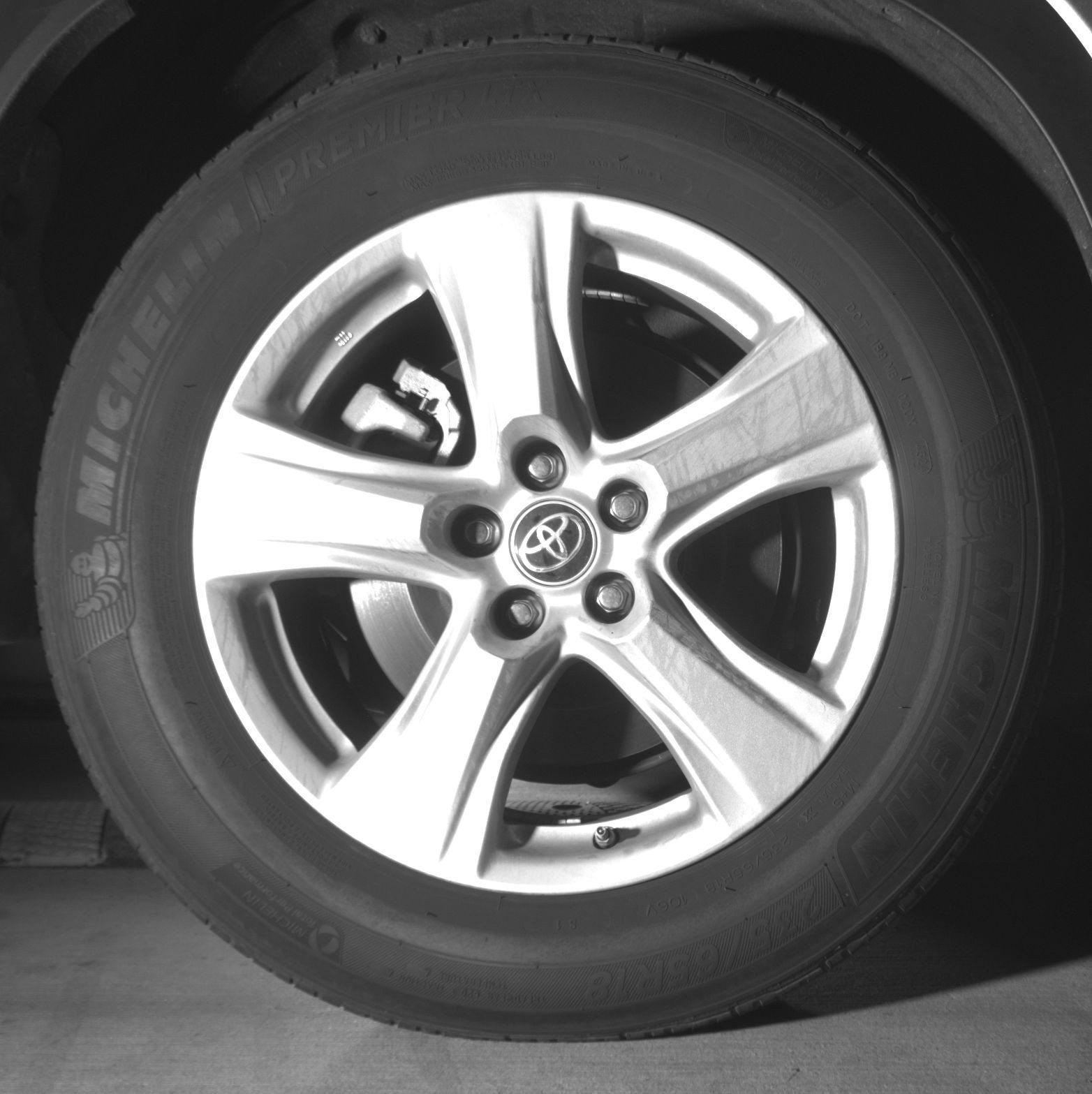 Used 2025 Toyota Highlander LE FWD image 15