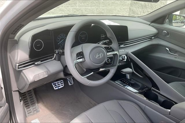 New 2025 Hyundai Elantra SEL image 6