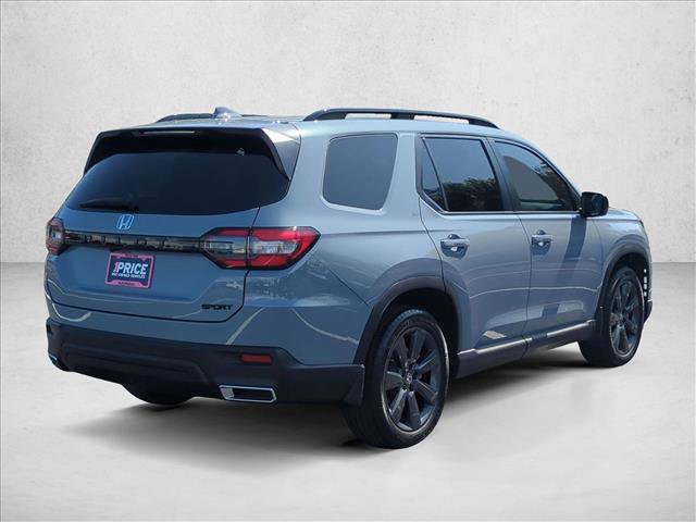 Used 2025 Honda Pilot Sport image 6