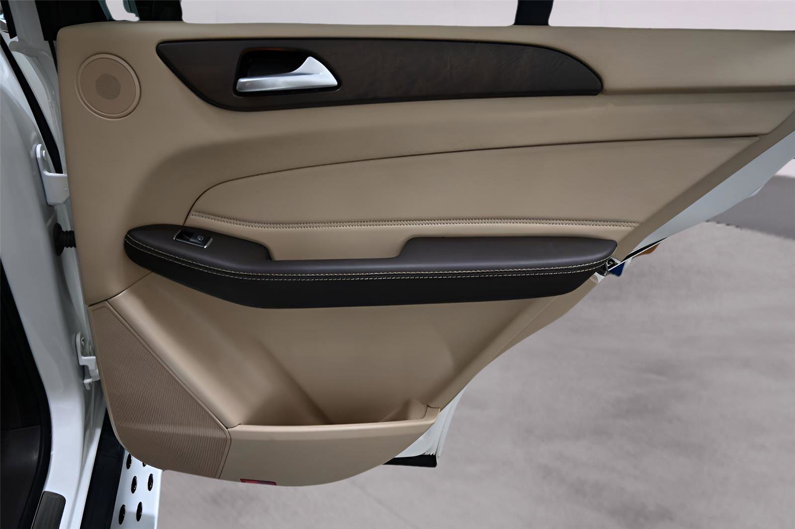 Used 2019 Mercedes-Benz GLE 400 4MATIC w/ Premium 1 Package image 18