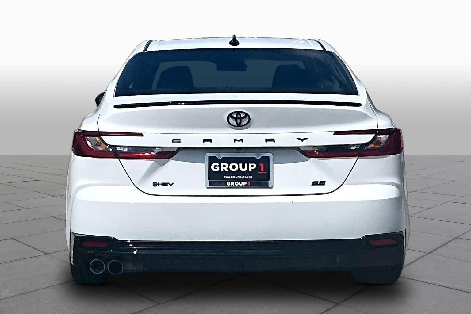 Used 2026 Toyota Camry Hybrid w/ Convenience Package FWD image 5