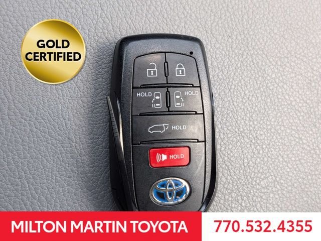 Certified 2024 Toyota Sienna XLE FWD image 31