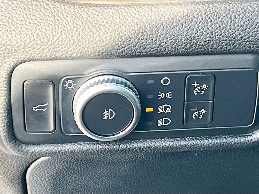 Used 2022 Ford Explorer Limited image 10